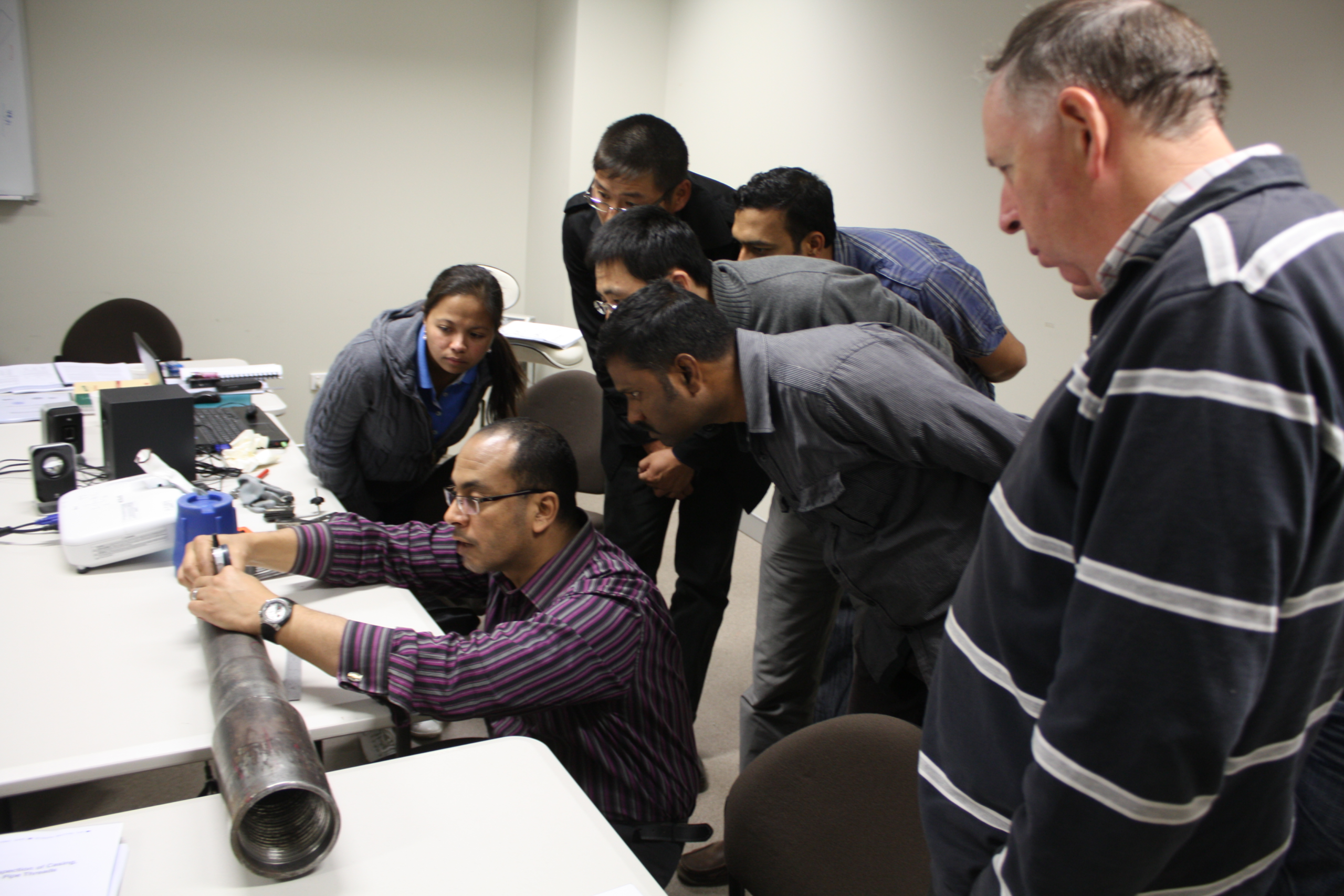 octg training eitop emi drill pipe ndt inspection tubular horus 5002 octg training drilling refacing bha coil buggy electromagnetic inspection horus 5001 horus 5003 emi ii shooting coil od gauge